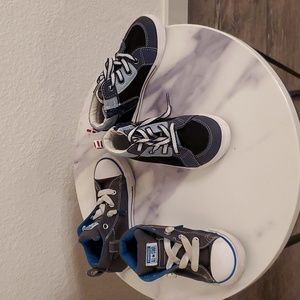 Boys hightop sneakers pair size 10